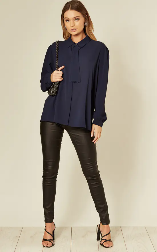 Deals ⌛ HOXTON GAL Navy Tie Neck Oversize 👚 Shirt 🤩 - Image 2