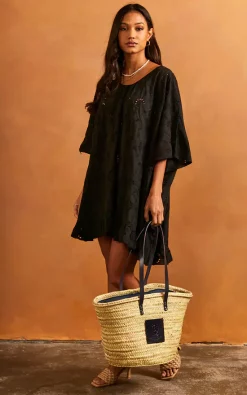 New 🥰 Bella And Blue Embroidered Mini 👗 Dress In Black 🥰