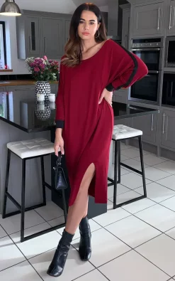 Brand new 🔔 HOXTON GAL Relaxed Fit 👗 Dress With Black Line In Burgundy 🥰