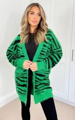 Outlet 😍 AX Paris Green And Black Fluffy Knit Long Sleeve Animal Print Cardigan 👏