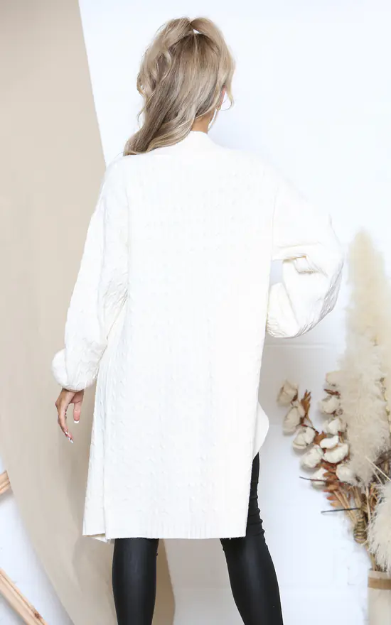 Brand new ๐คฉ Lucy Sparks White Cable Knit Relaxed Cardigan โ - Image 4
