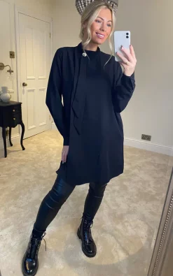 Best Sale 🔔 HOXTON GAL Oversized Brooch Detailed Long Sleeves Tunic Top In Black ✔️